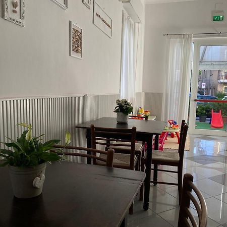 Hotel Eliseo Римини Экстерьер фото