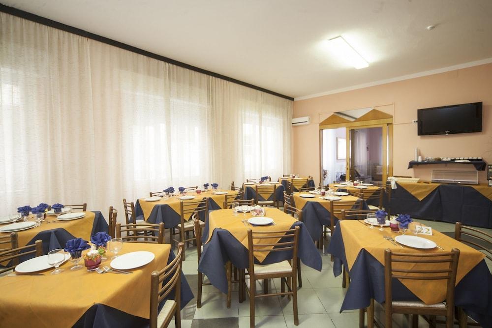 Hotel Eliseo Римини Экстерьер фото