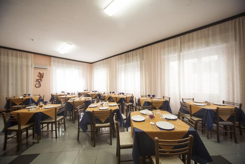 Hotel Eliseo Римини Экстерьер фото