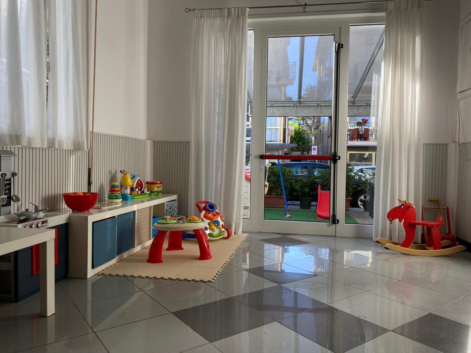 Hotel Eliseo Римини Экстерьер фото