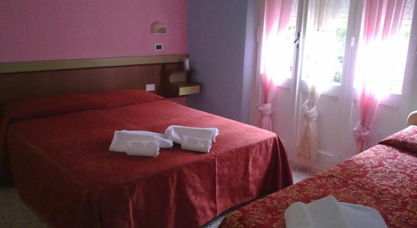 Hotel Eliseo Римини Экстерьер фото