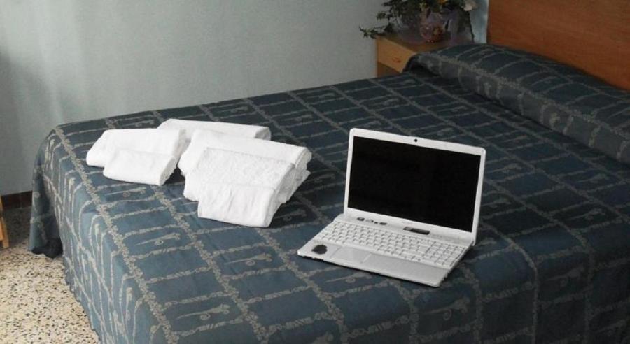 Hotel Eliseo Римини Экстерьер фото